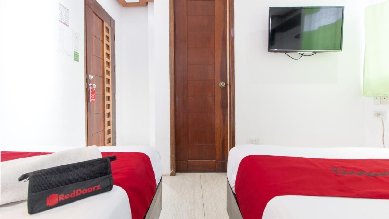 Reddoorz @ Real Fatima Tacloban Hotel Anibong Екстериор снимка