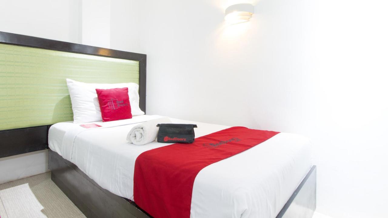 Reddoorz @ Real Fatima Tacloban Hotel Anibong Екстериор снимка